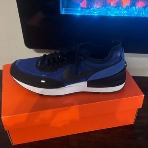 Nike Men's Black and Blue Sneakers
